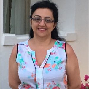 Meet your Posher, Lana